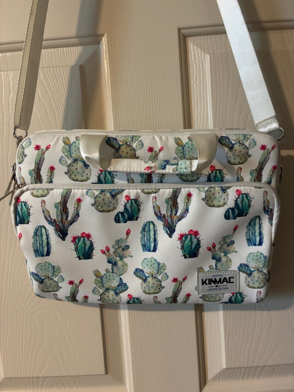 Kinmac White Cactus Print Crossbody Laptop Bag